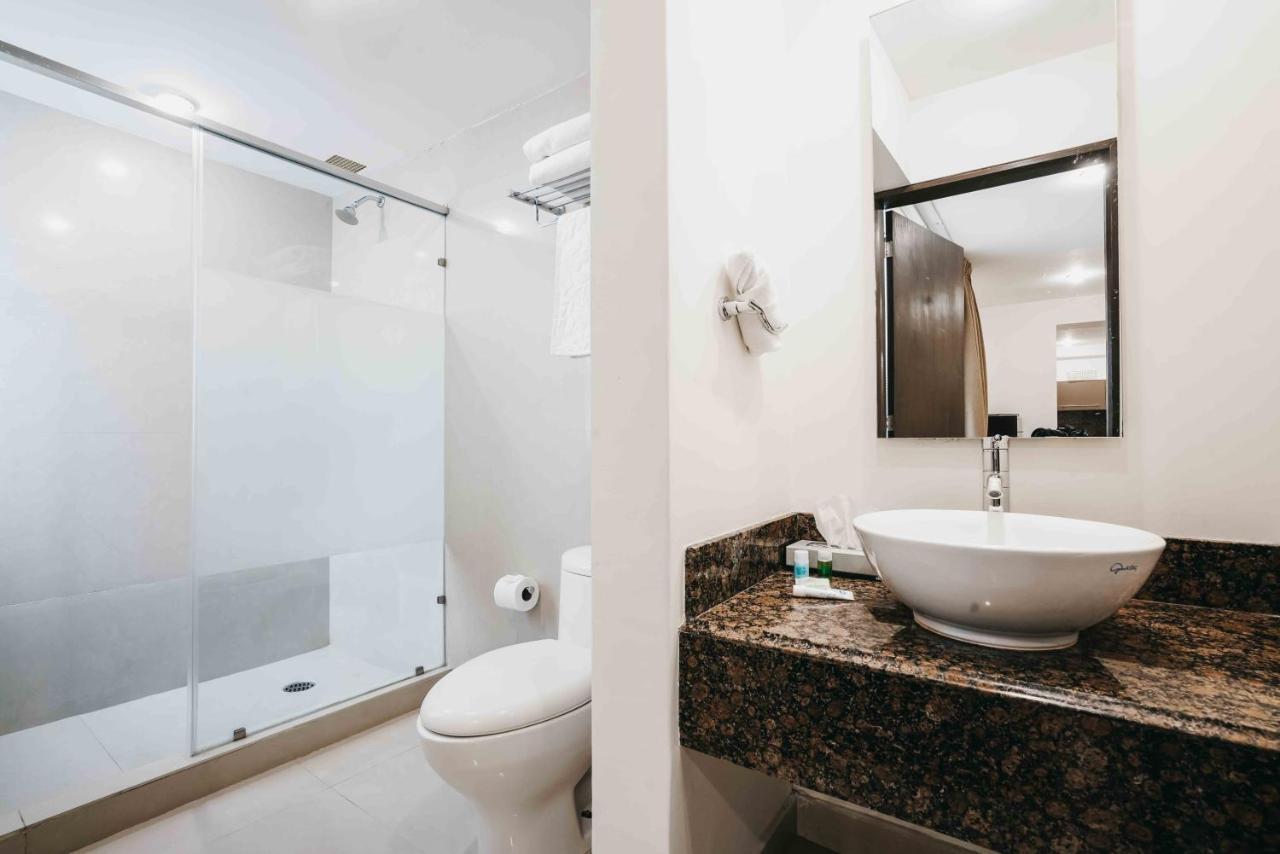Aparthotel Suites Ciceron 2*